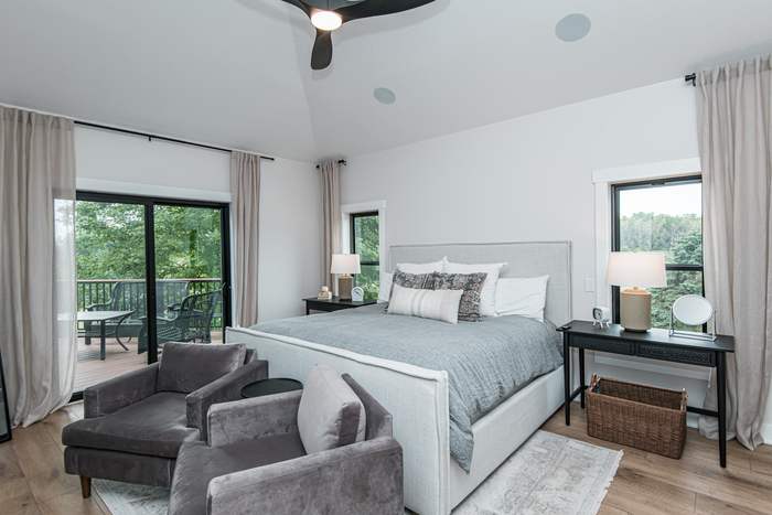 The Kapler — Primary bedroom