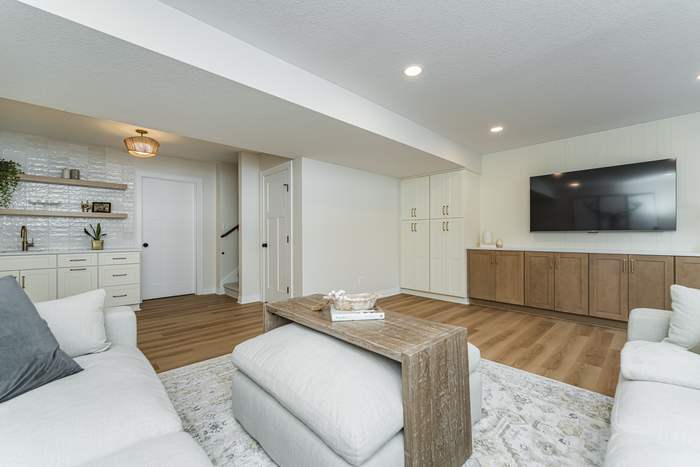 The Overland — Family room and wet bar