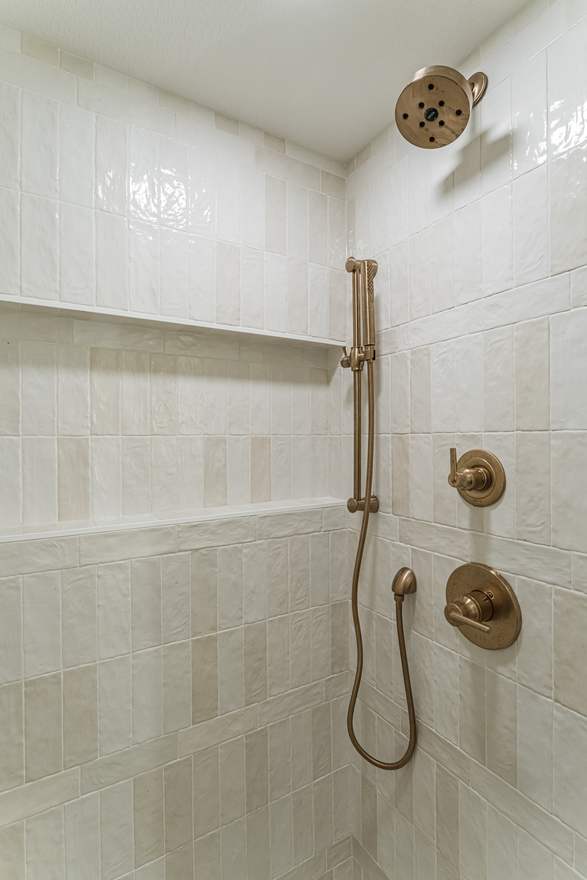 The Overland — Tiled shower