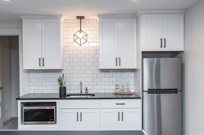 The Silver Lake — Kitchenette
